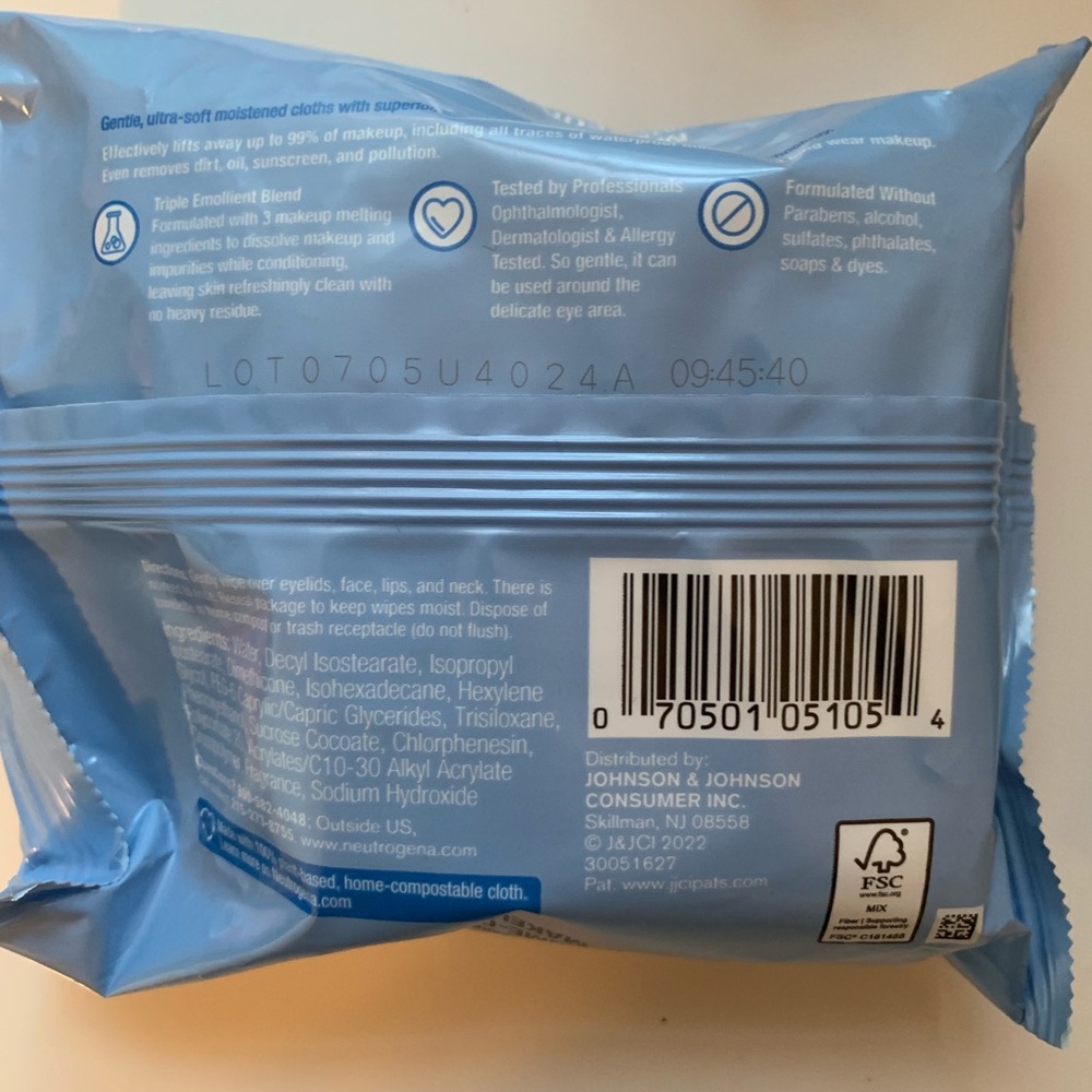 Neutrogena Gentle Cleansing Wipes - group of 4 - Picture 2 of 3